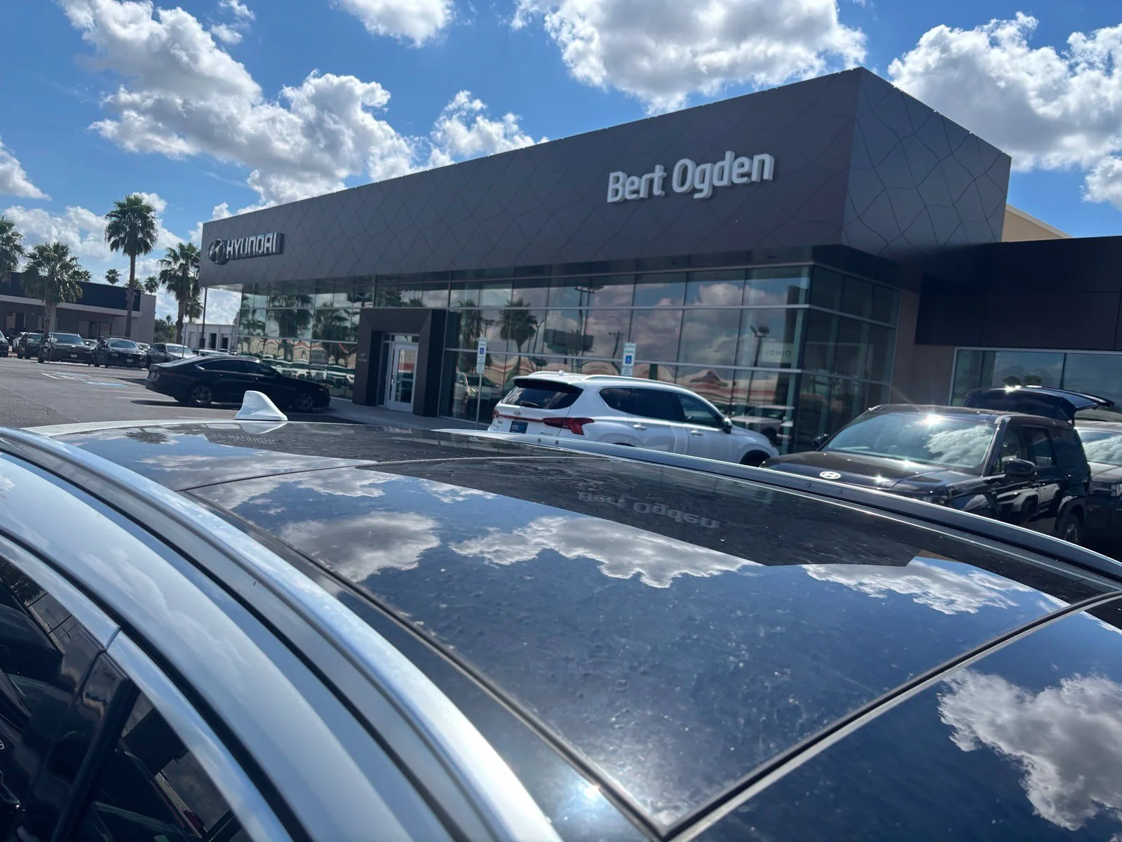 Used 2023 White INFINITI LUXE image 7