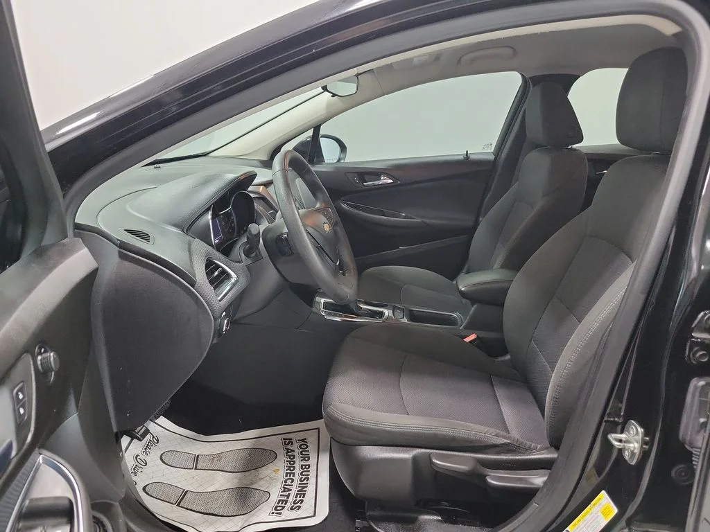 Used 2017 Chevrolet Cruze LT with VIN 1G1BE5SM8H7138548 for sale in Bryan, OH