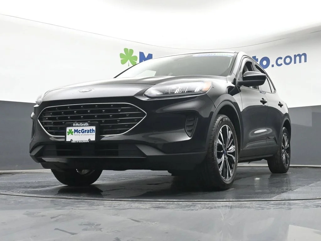 Used 2022 Black Ford SE image 7
