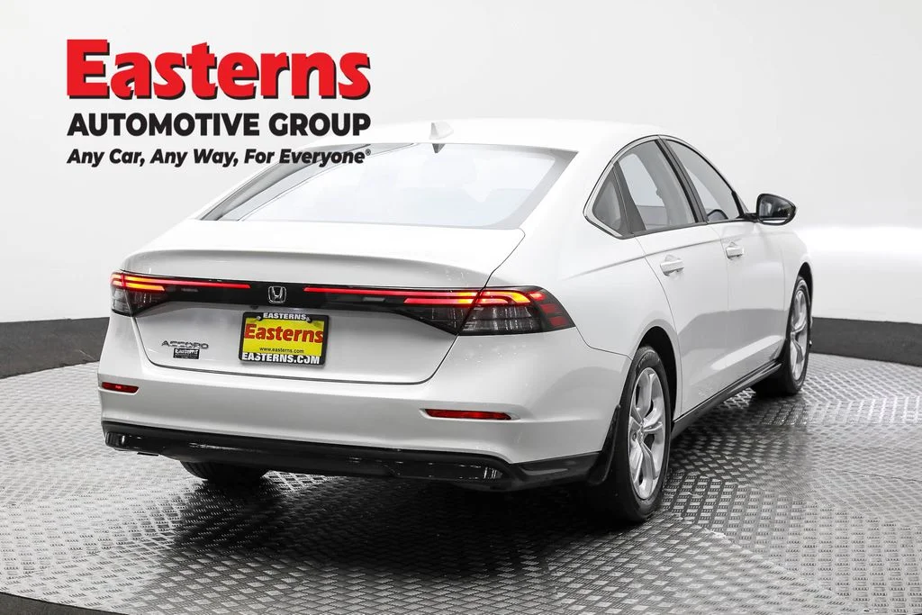 Used 2024 White Honda LX image 5