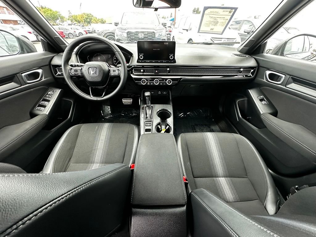 Used 2023  Honda Sport image 16