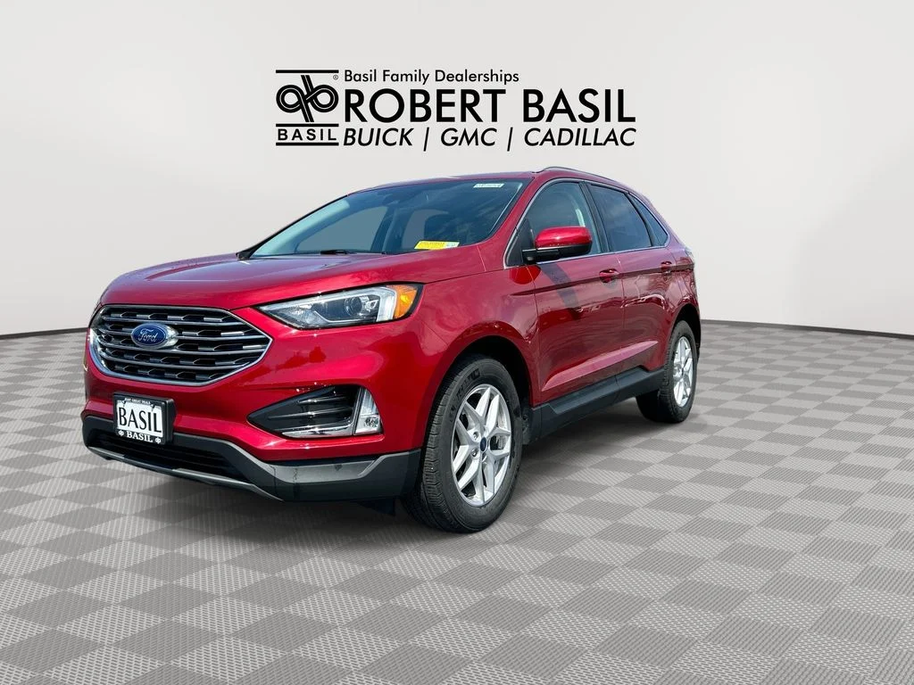 Used 2022 Red Ford SEL image 4