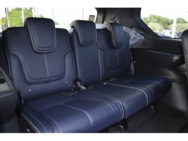 New 2026 2T RADIANT WHIT INFINITI Sport 4WD image 30