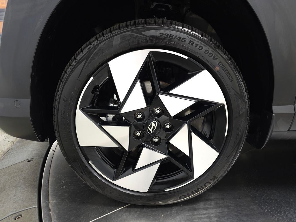 2026 Hyundai Kona Limited - Photo 14