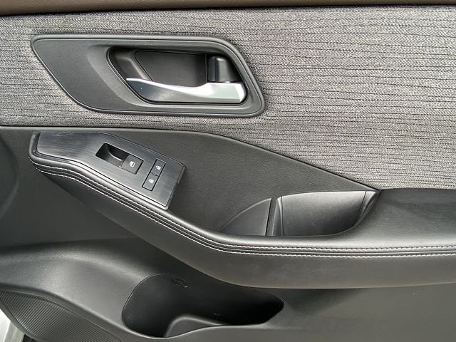 Used 2021 Silver Nissan SV image 12