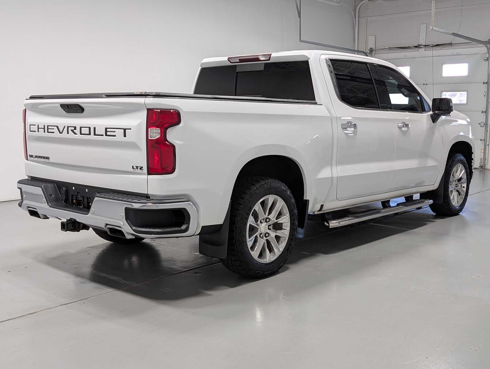 Used 2021 Summit White Chevrolet LTZ image 8