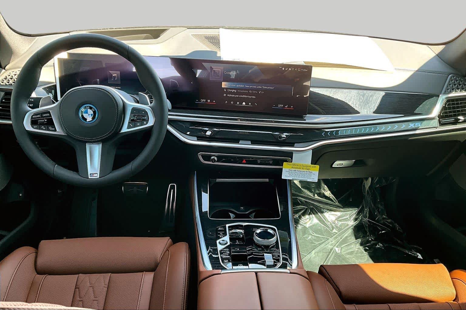 New 2026 Skyscraper Grey Metallic BMW xDrive50e image 5