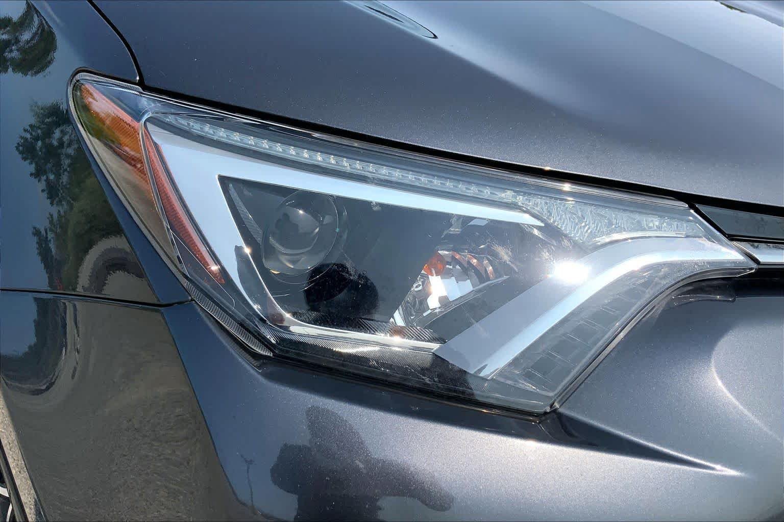 Used 2018 Magnetic Gray Metallic Toyota Hybrid LE image 27