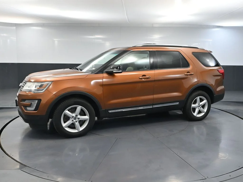 Used 2017 Red Ford XLT image 12