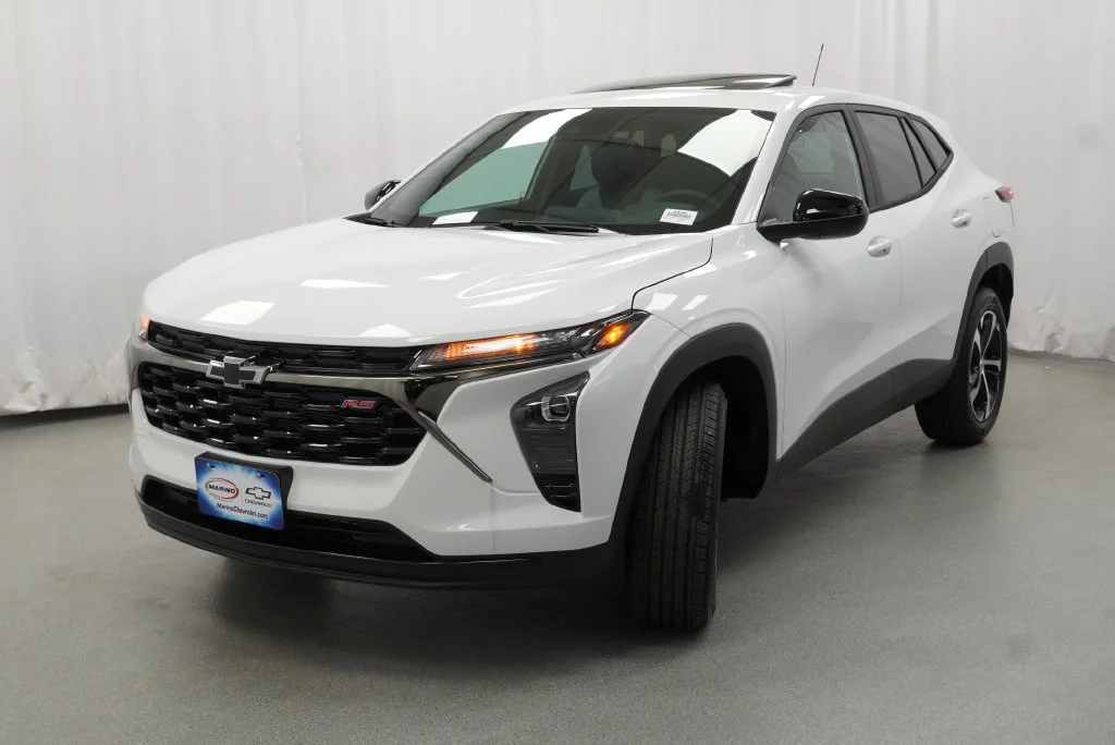 New 2026 Summit White Chevrolet 1RS image 20