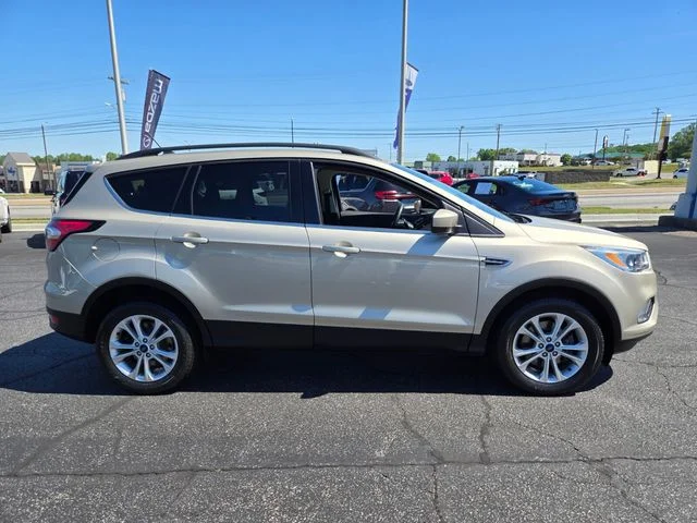 Used 2018 Gold Ford SE image 9