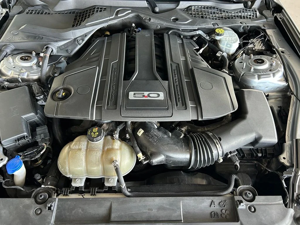 Used 2023 Silver Metallic Ford GT image 9