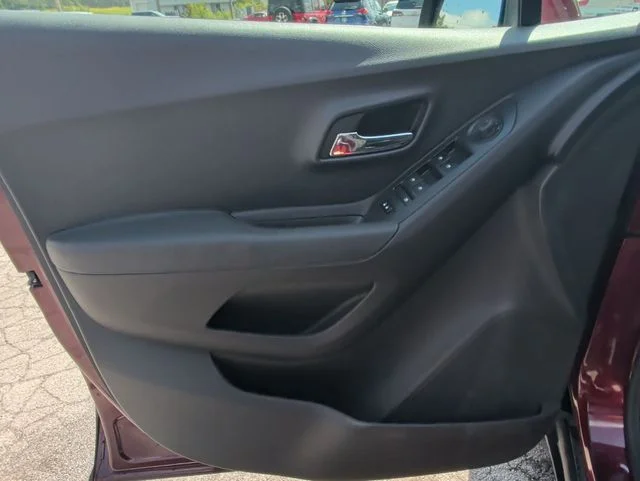 Used 2017 Red Chevrolet LT image 23