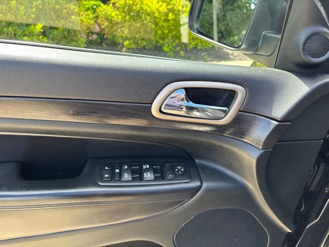 Used 2014 Black Jeep Laredo image 14