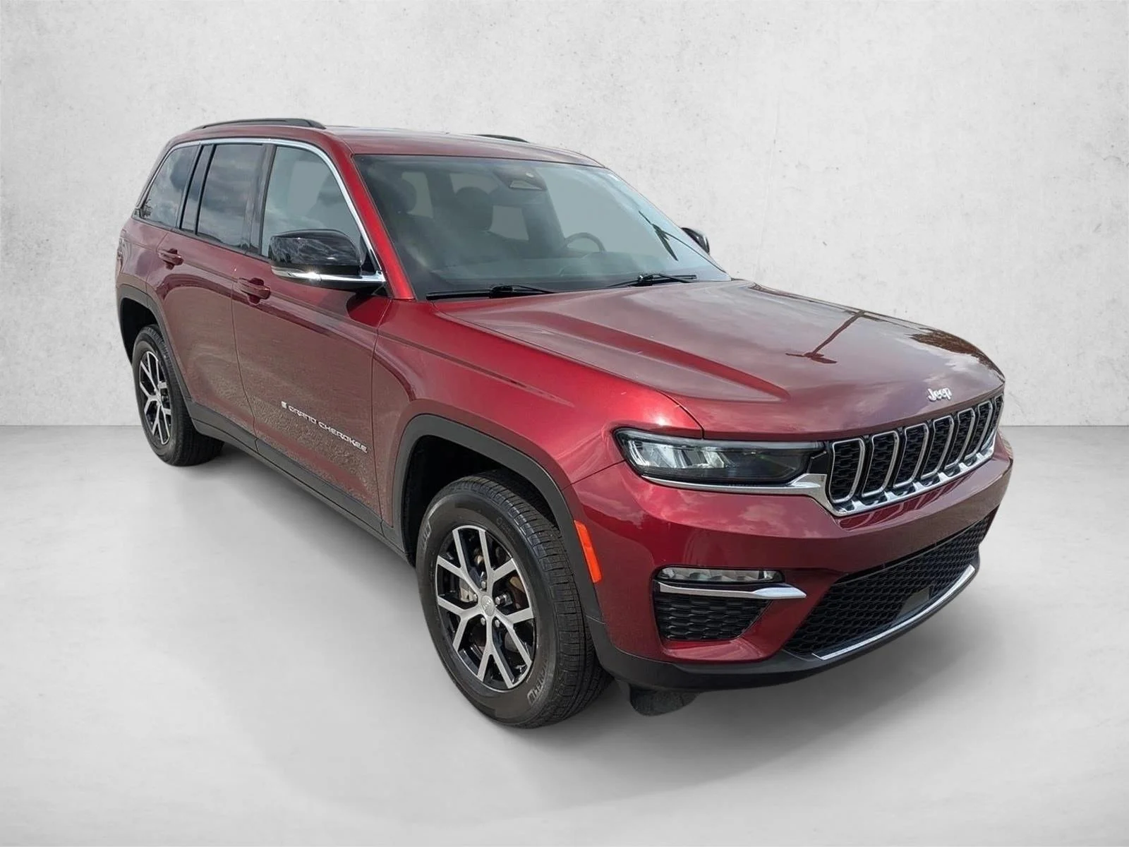 Used 2024 Velvet Red Pearlcoat Jeep Limited image 3