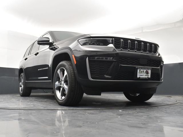 New 2026 Diamond Black Crystal Pearl-Coat Exterior Paint Jeep Limited image 19