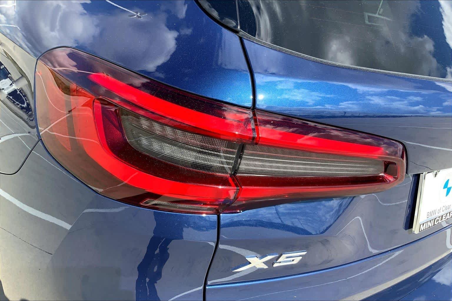 Used 2023 Phytonic Blue Metallic BMW xDrive40i image 28