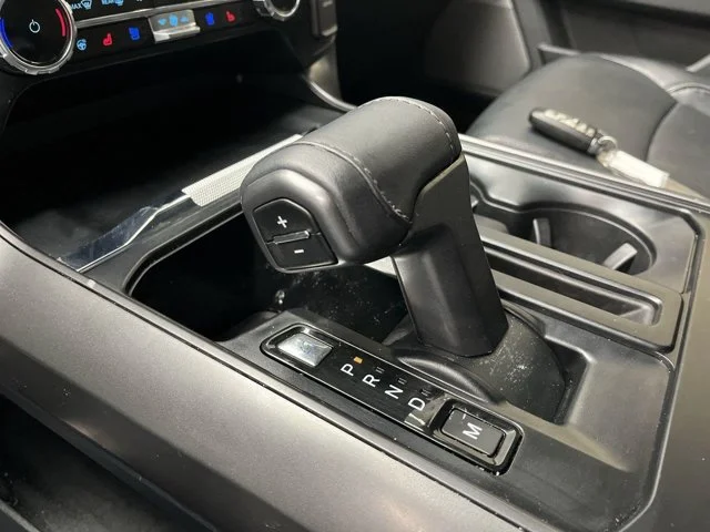 Used 2025 Silver Ford LARIAT image 26