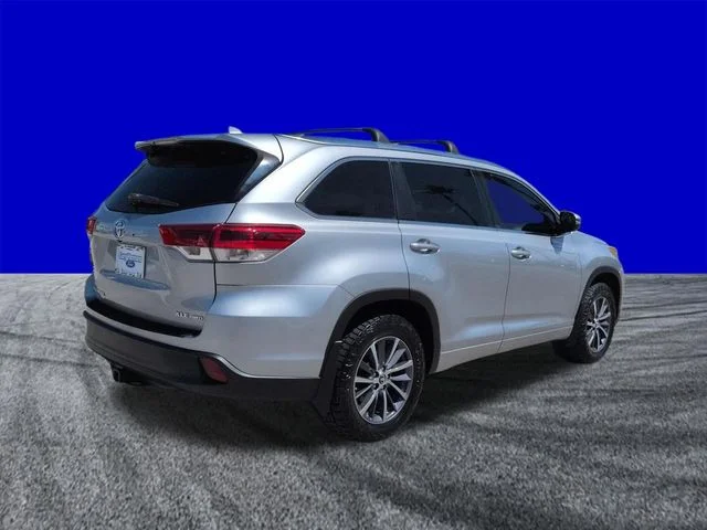 Certified Used 2018 2018 TOYOTA HIGHLANDER XLE Toyota XLE image 4