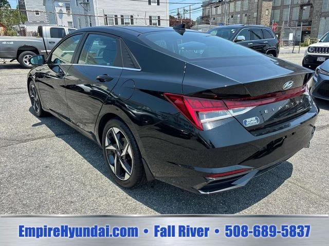 Used 2022 Black Hyundai SEL image 3