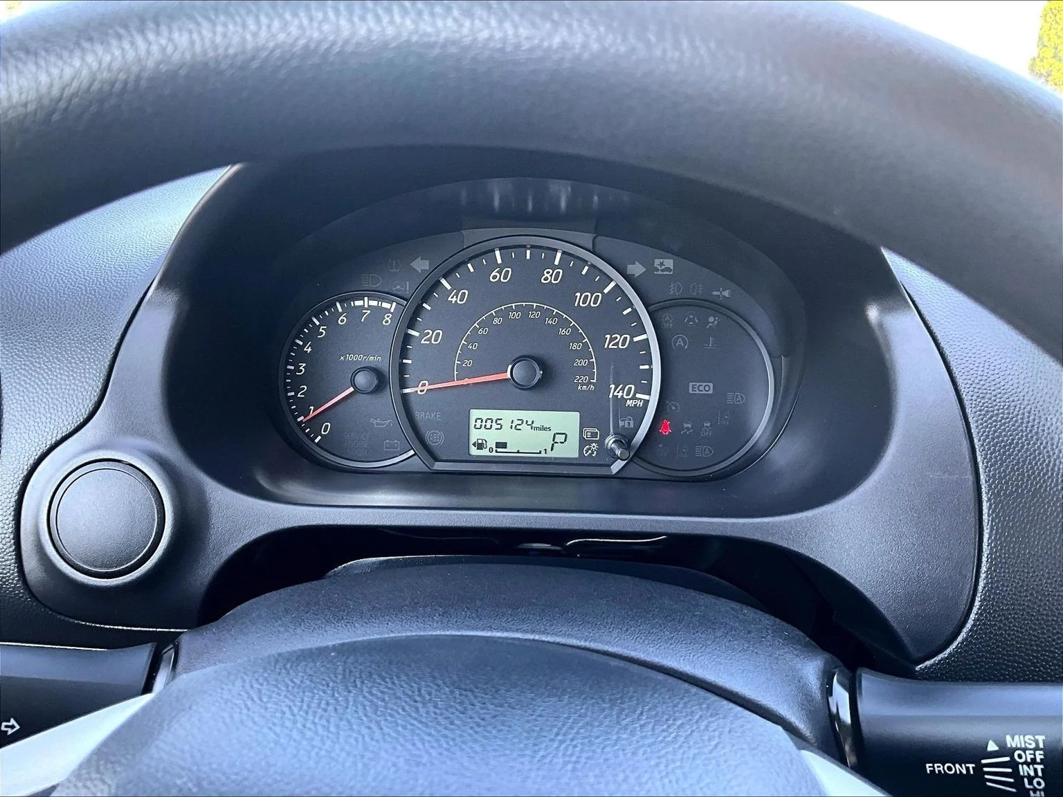 Used 2024 White Mitsubishi ES image 21