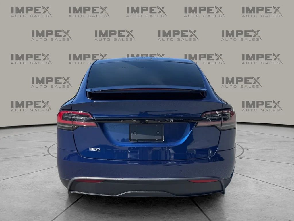 Used 2024  Tesla Base image 4