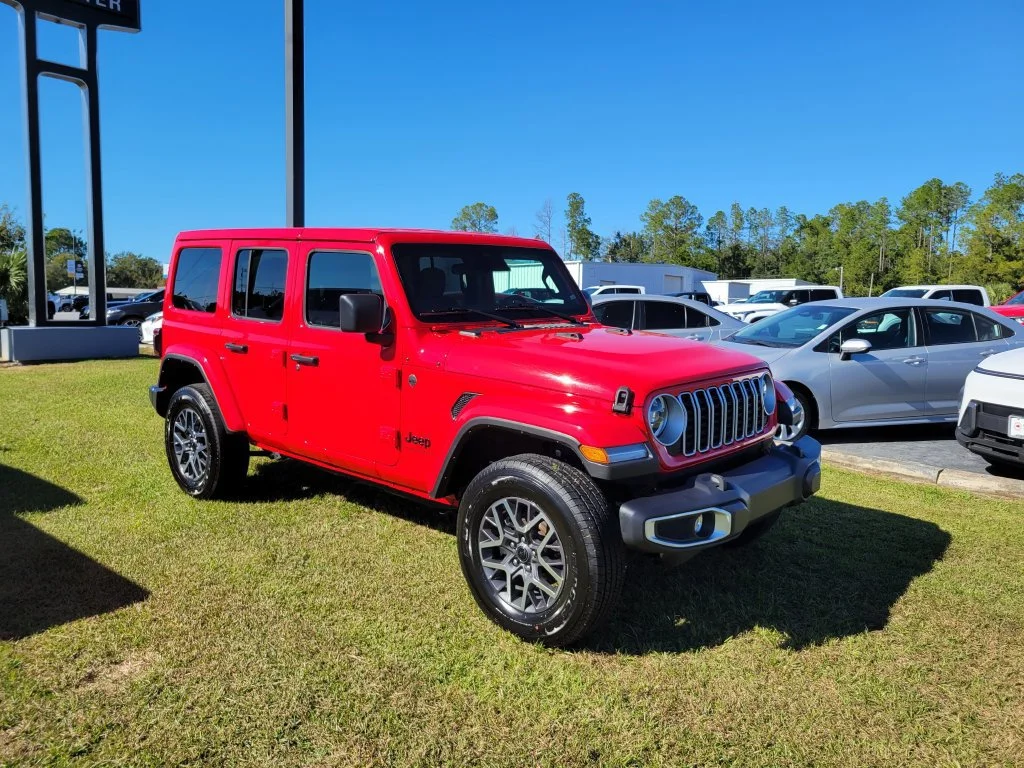 Used 2025 Red Jeep Sahara image 8