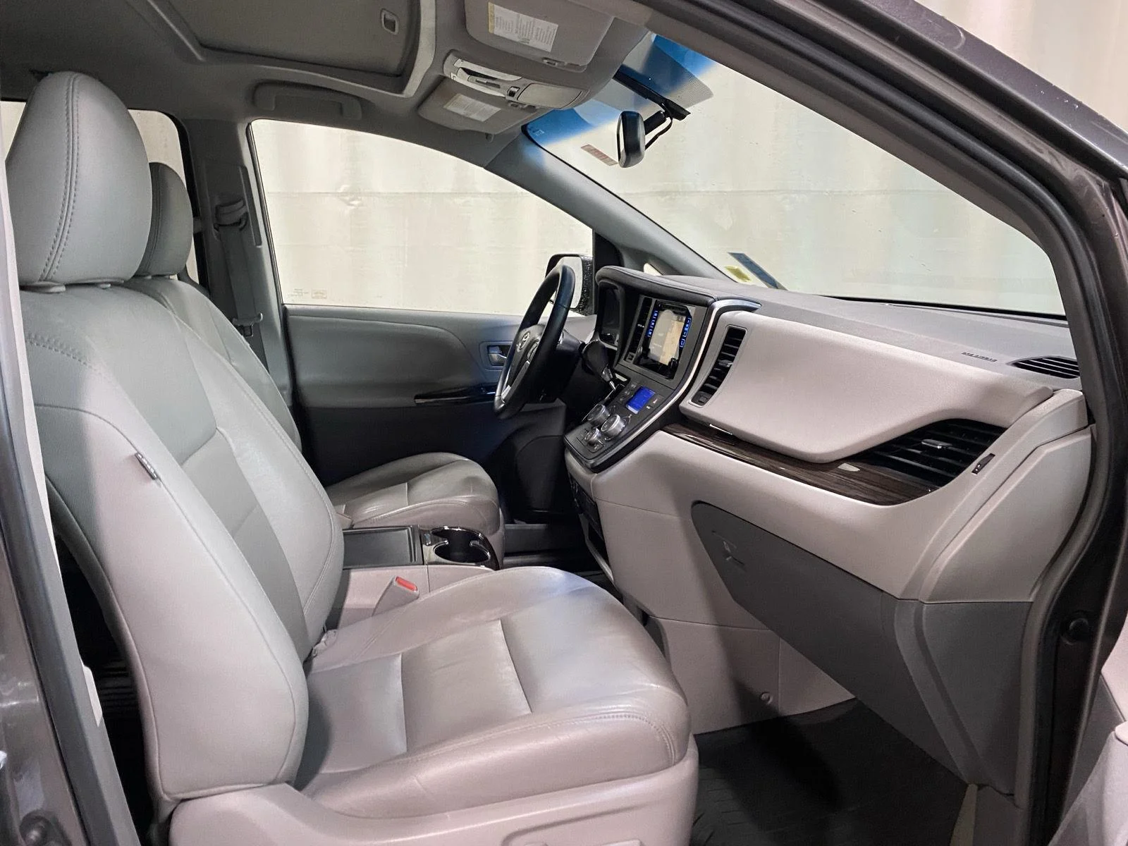 Used 2017 Predawn Gray Mica Toyota XLE image 10