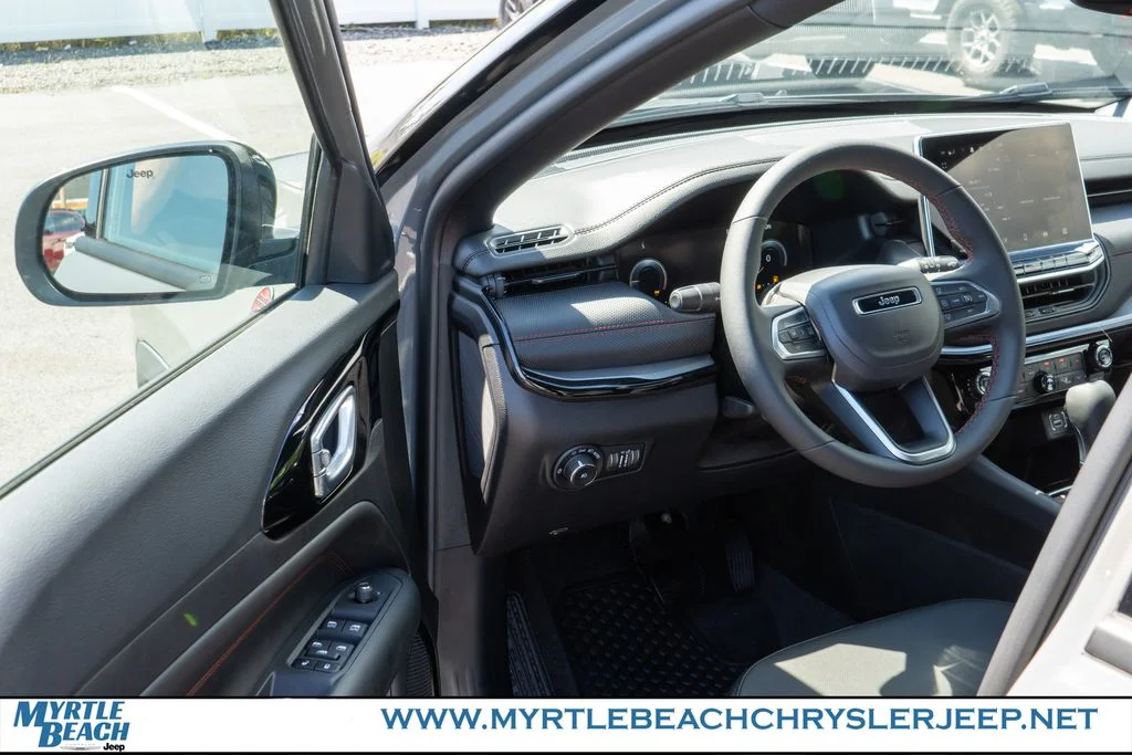 New 2026 Sting-Gray Clear-Coat Exterior Paint Jeep Trailhawk image 15