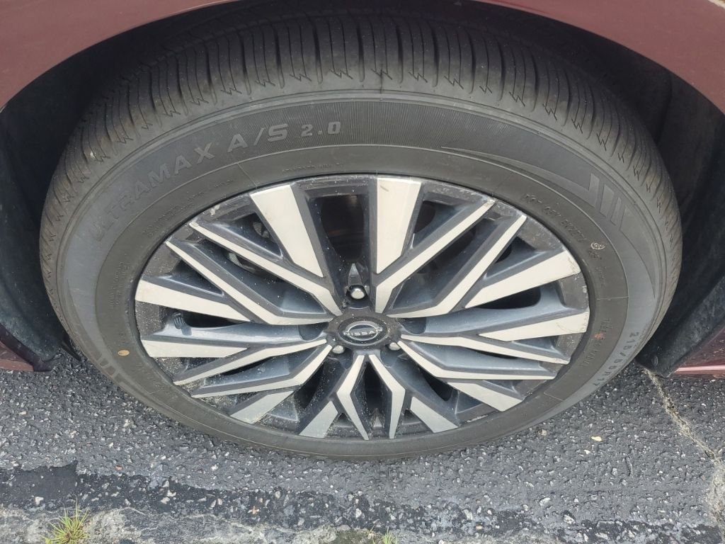 Used 2024 Red Nissan 2.5 SV image 11