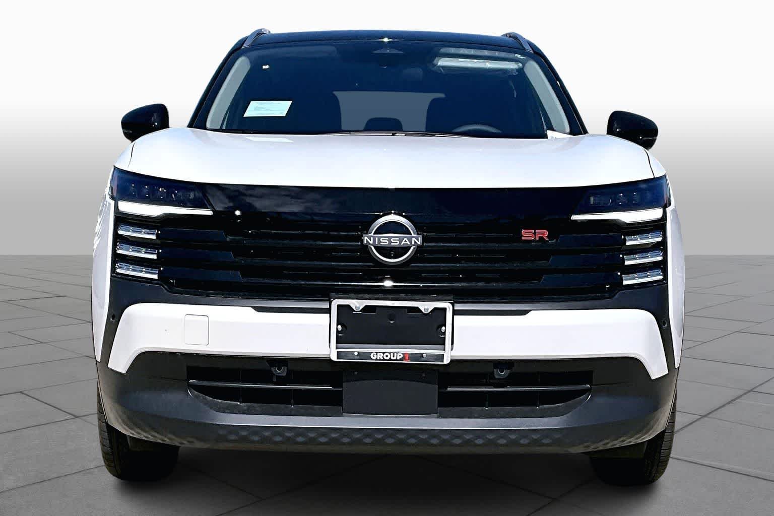 New 2026 Aspen White TriCoat / Super Black Two-tone Nissan SR image 3
