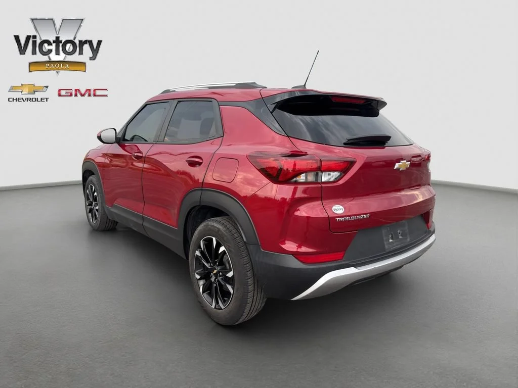 Used 2021 SCARLET RED METALLIC Chevrolet LT image 4