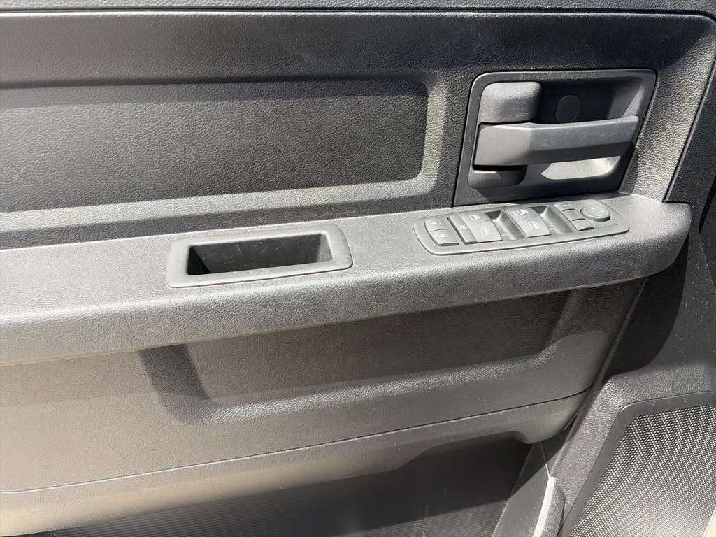 Used 2013 Silver Ram Express image 17