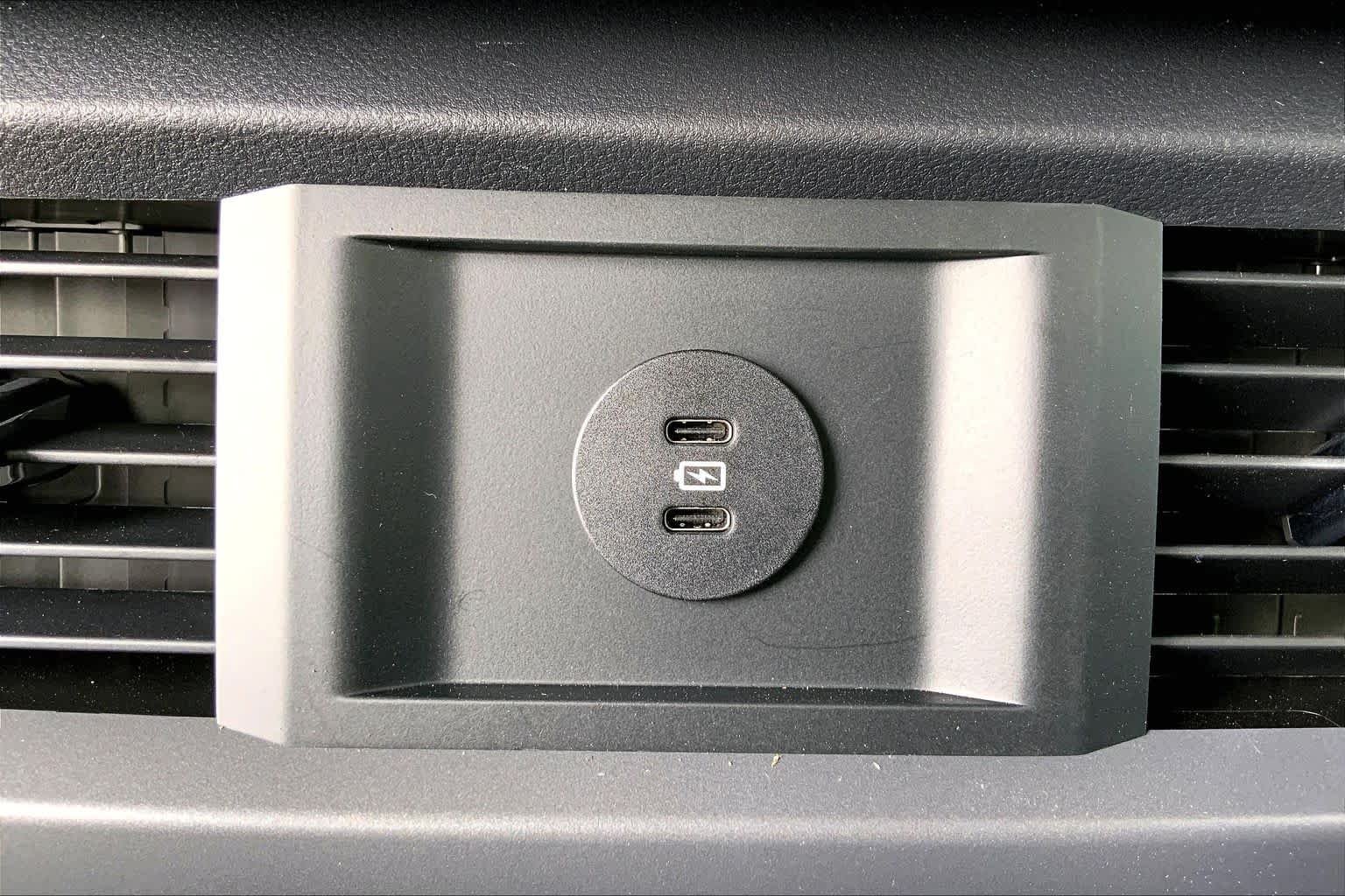 New 2026 Carbonized Gray Metallic Ford XLT image 18