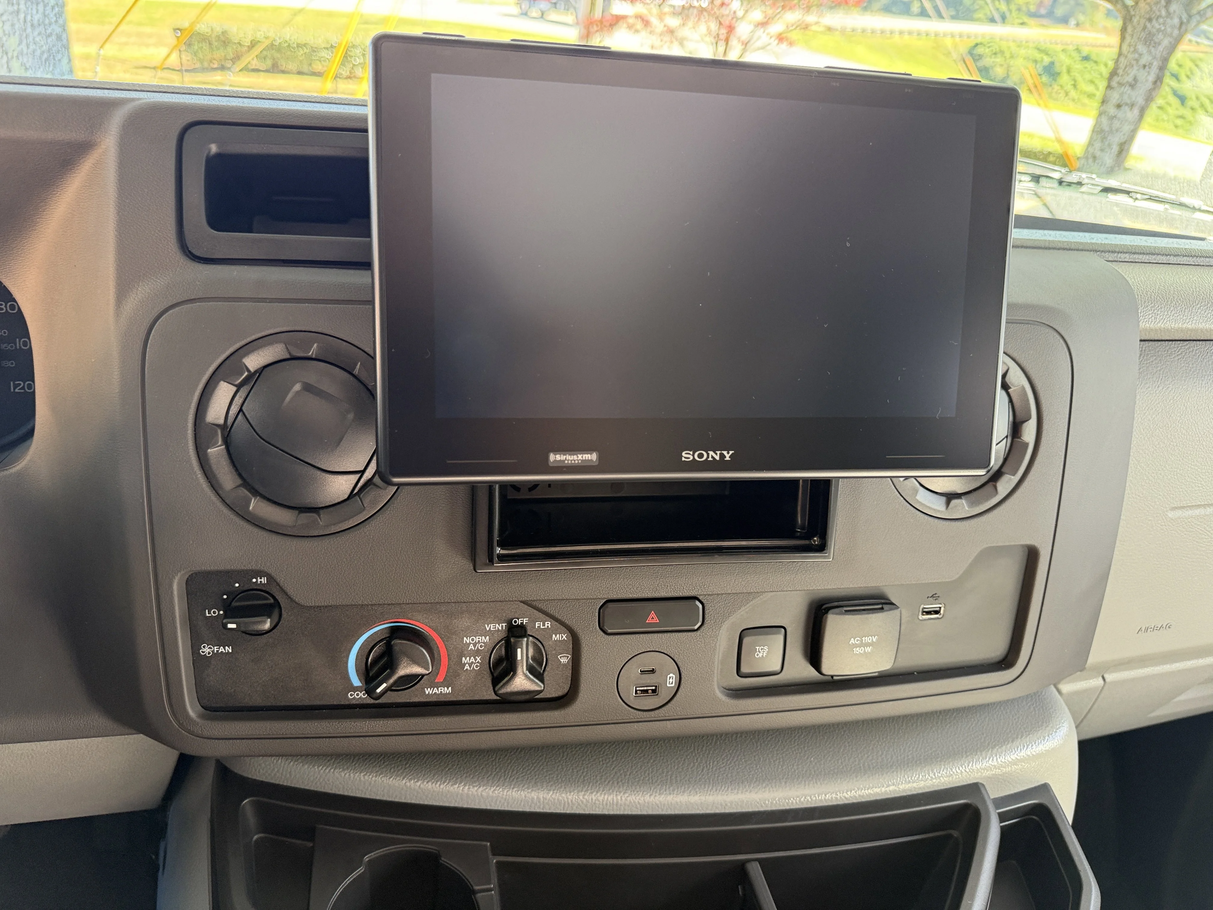 2026 Ford E-Series Cutaway Base - Photo 51