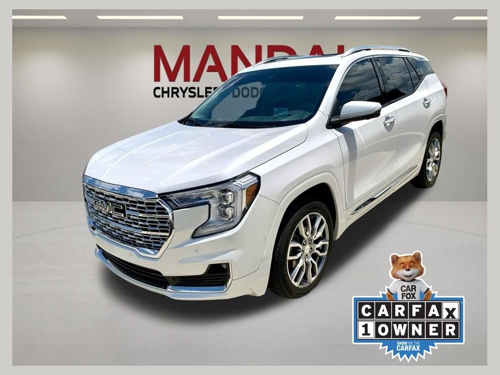 Used 2022 White GMC Denali image 1
