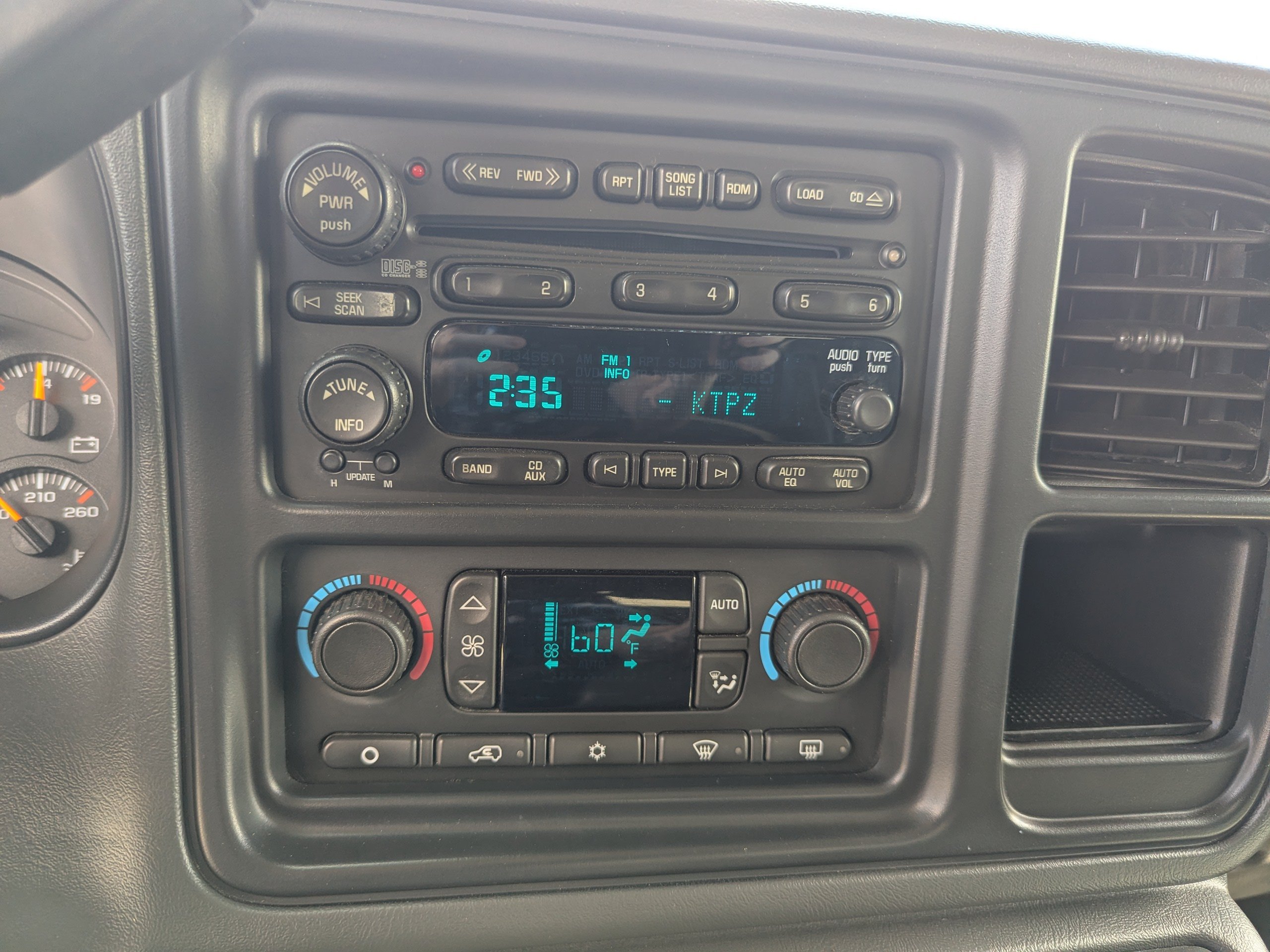 Used 2007 Graystone Metallic Chevrolet SRW LT3 image 20