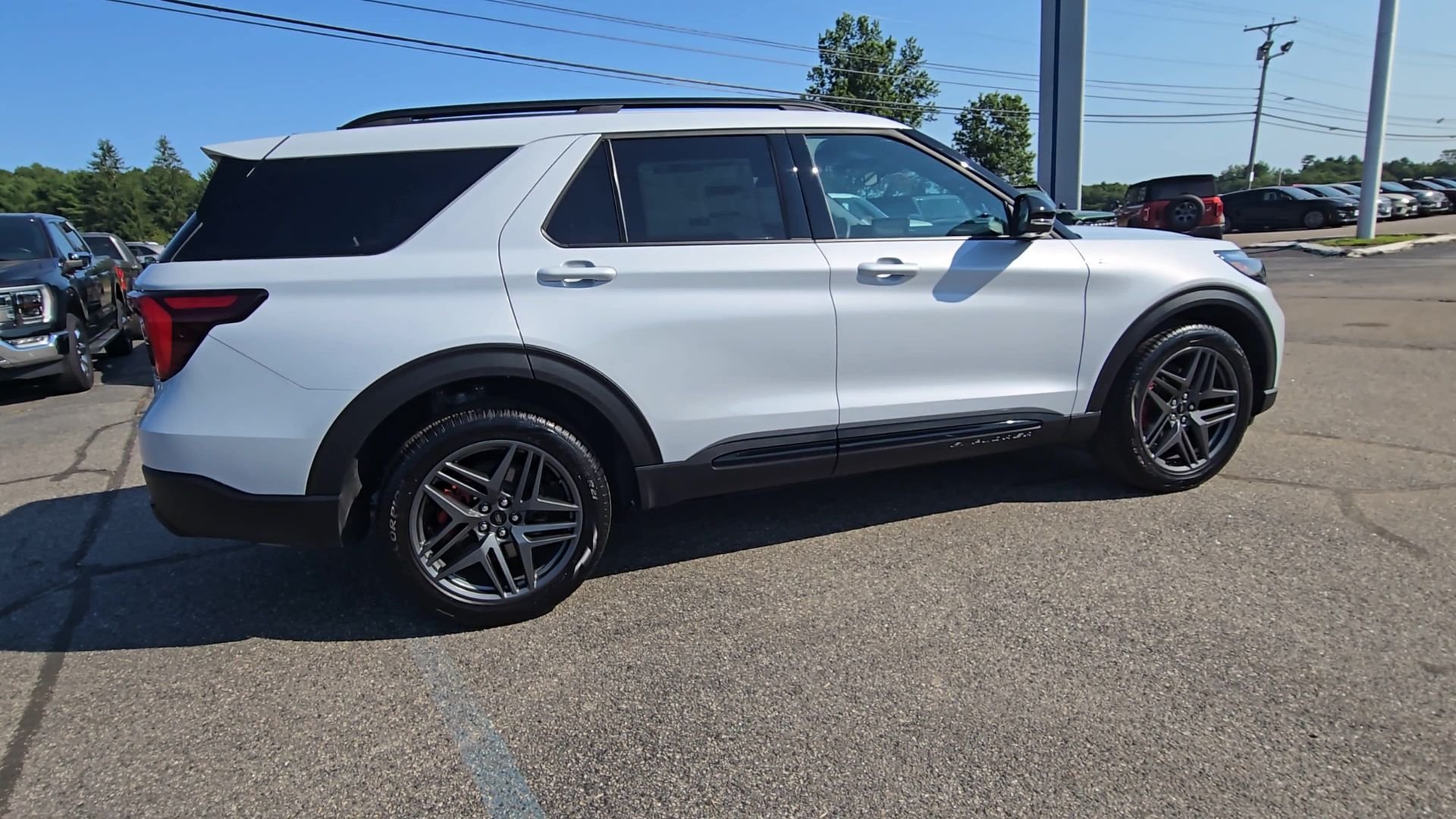 New 2026 Space White Metallic Ford ST-Line image 20