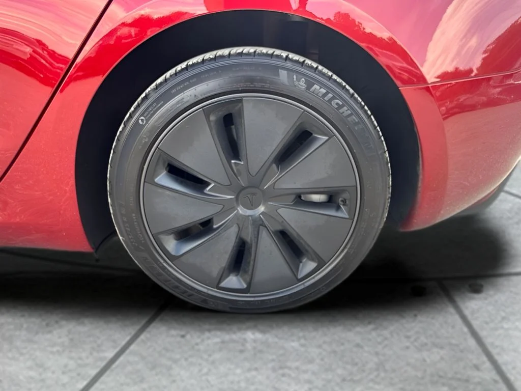 Used 2024  Tesla Base image 35