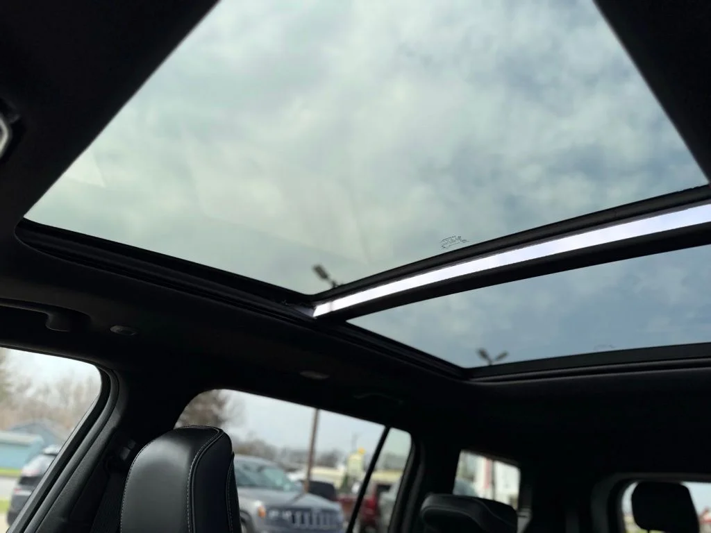 Used 2023 White Jeep Overland image 30