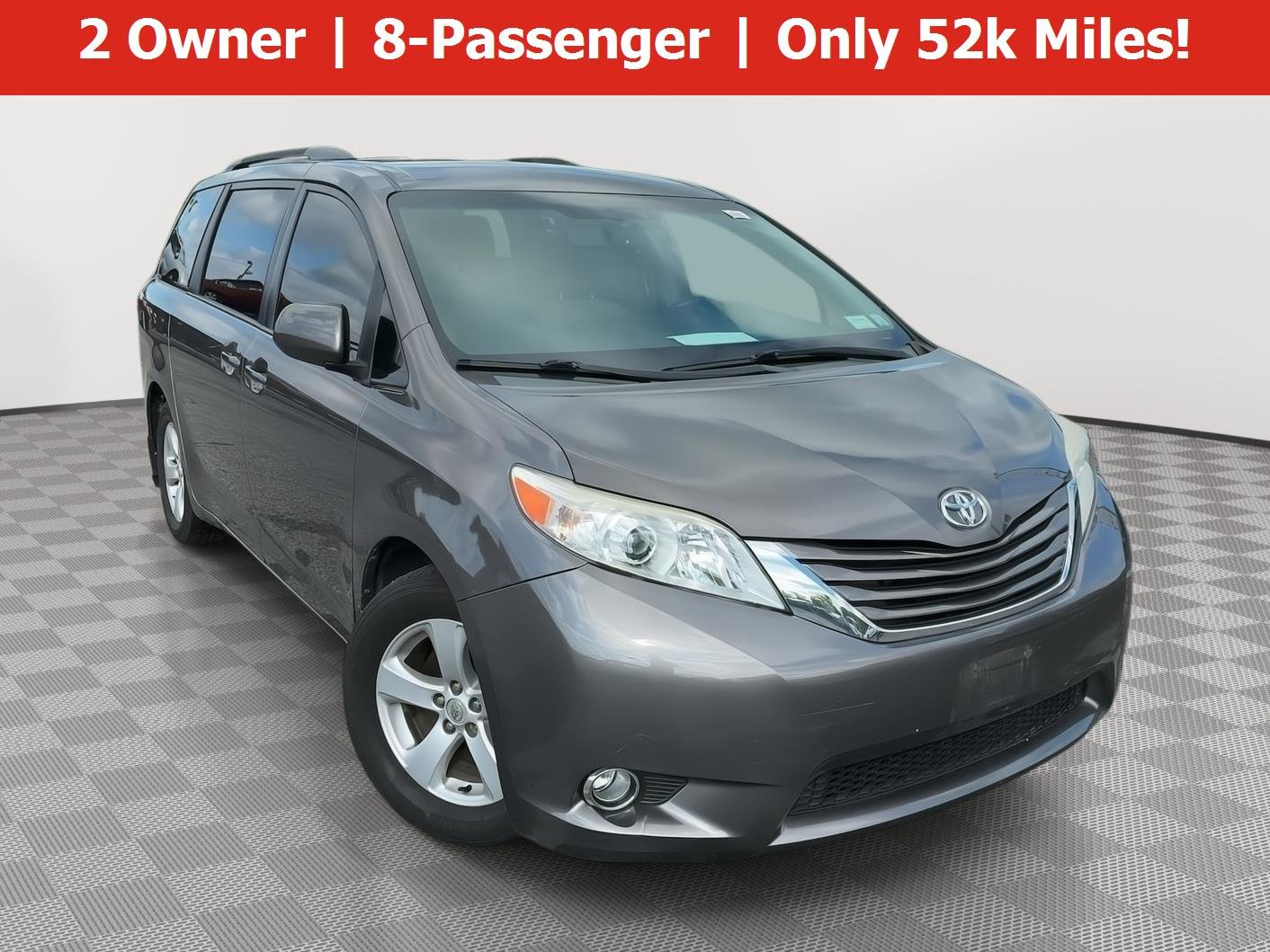 2016 Toyota Sienna LE V6 8-Passenger's photo