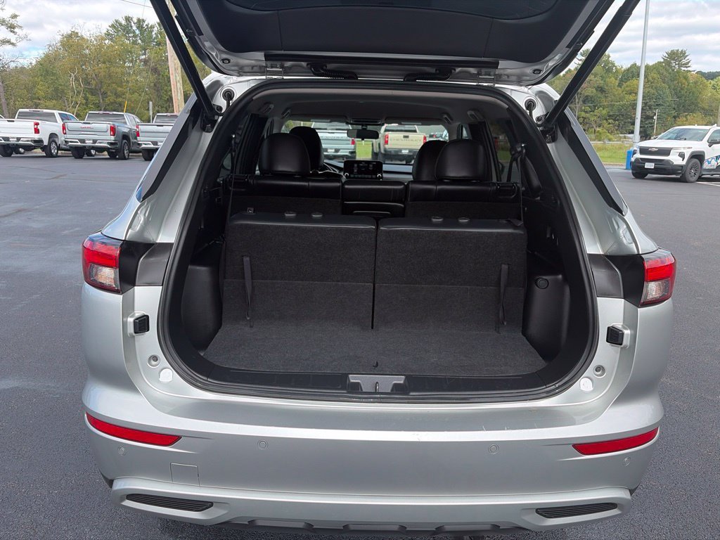 Used 2024 Gray Mitsubishi SE image 33