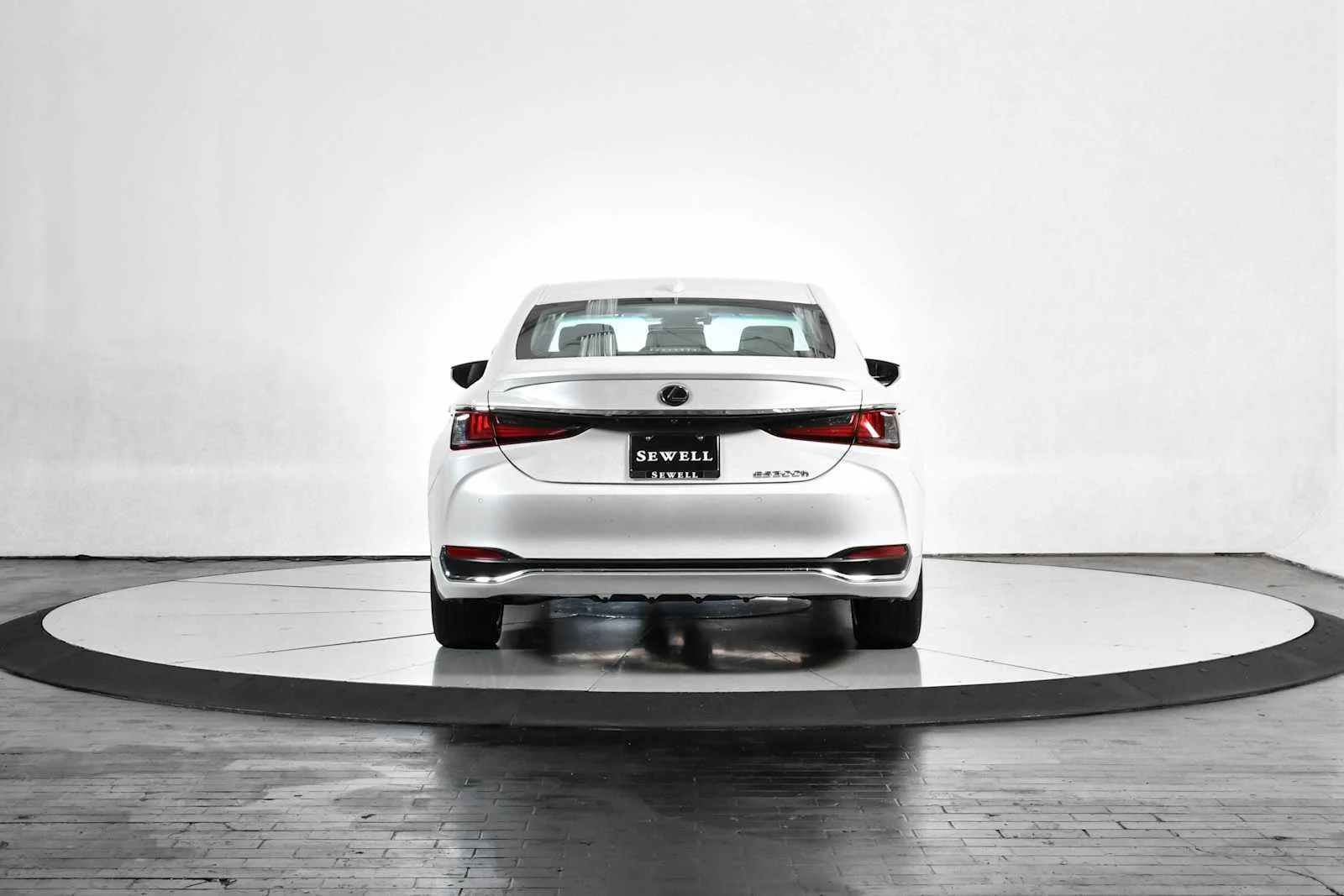 Certified Used 2024 EMINENT WHITE PEARL Lexus  image 5