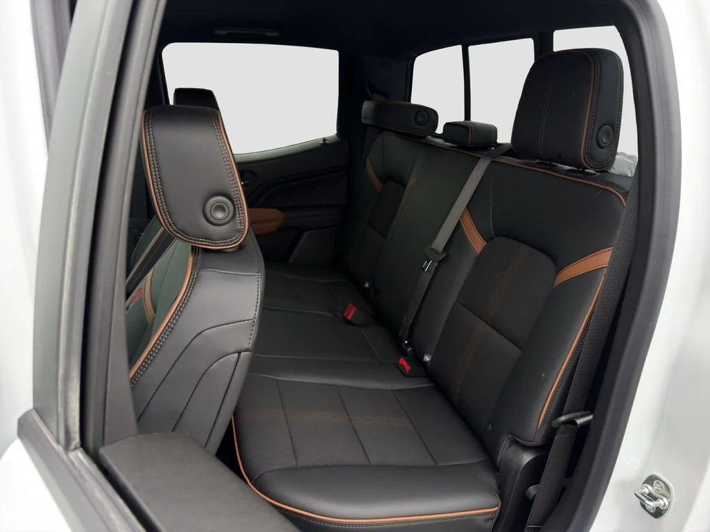 2026 GMC Canyon AT4 - Photo 13