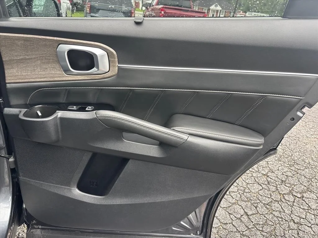 Used 2022 Black Kia X-Line EX image 15