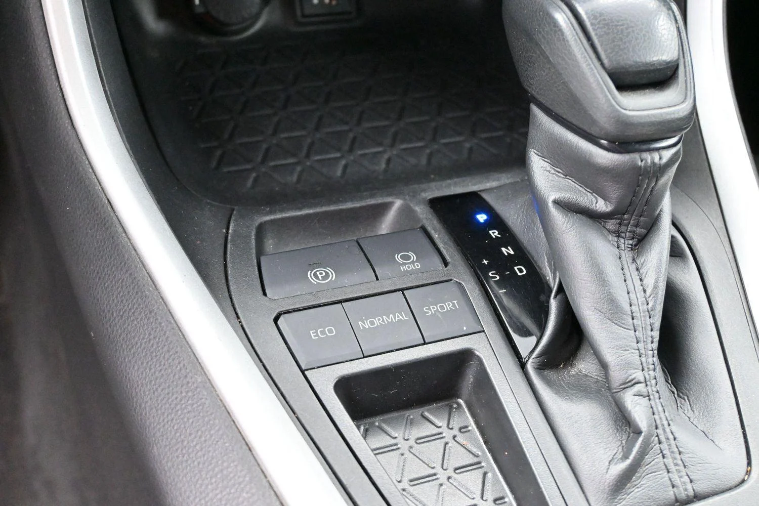 Used 2024 Magnetic Gray Metallic Toyota LE image 19