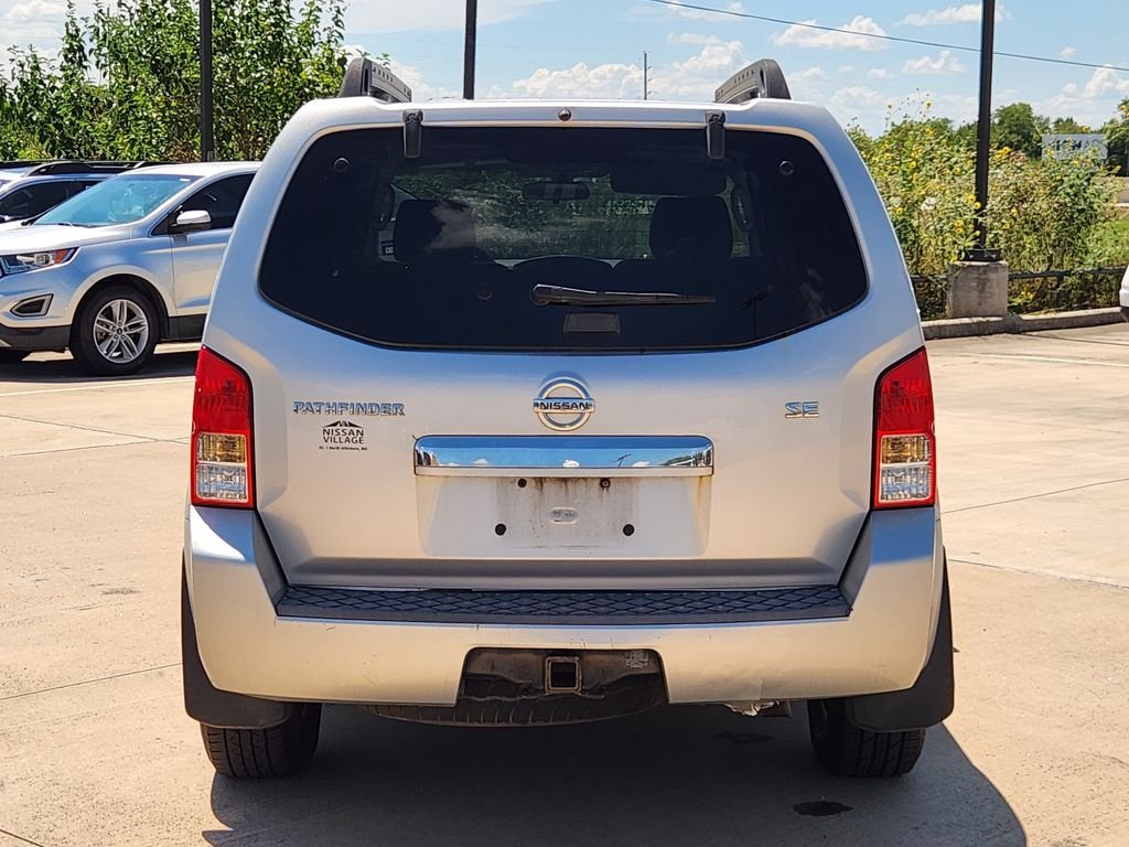 Used 2009 Silver Lightning Metallic Nissan SE image 7