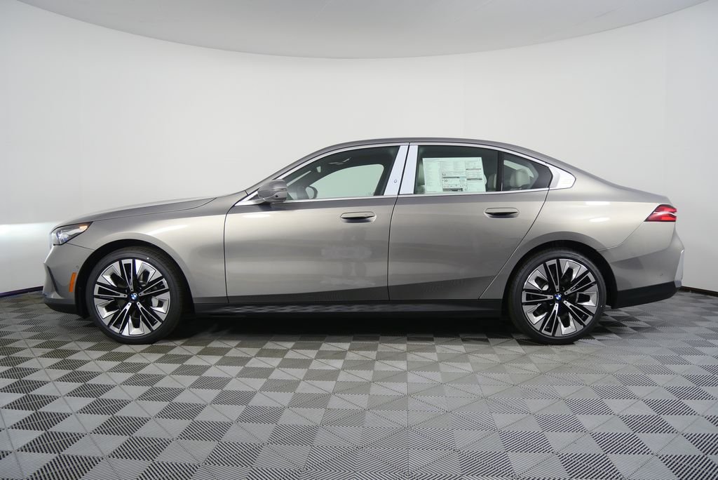 Used 2026 Oxide Grey Metallic BMW 530i xDrive image 6
