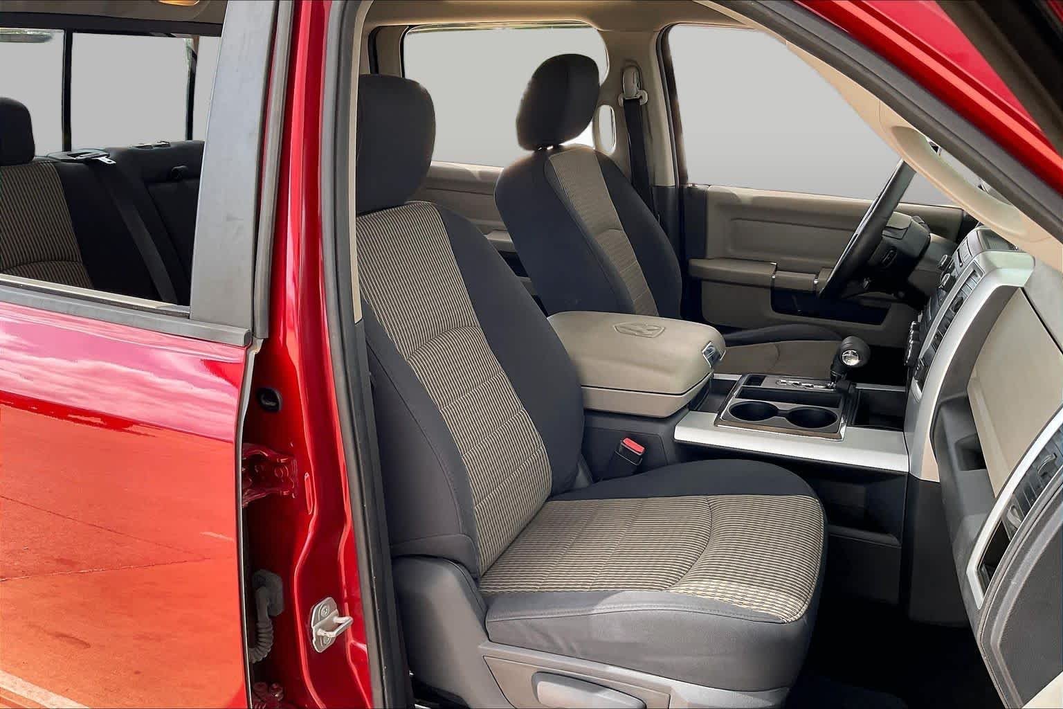 Used 2010 Inferno Red Crystal Pearl Dodge SLT image 9