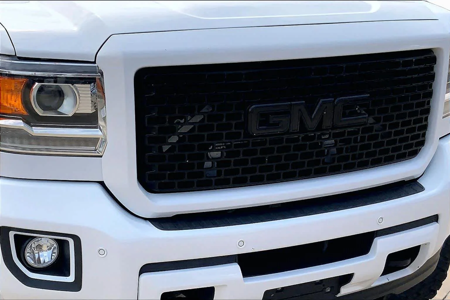 Used 2016 Summit White GMC Denali image 28